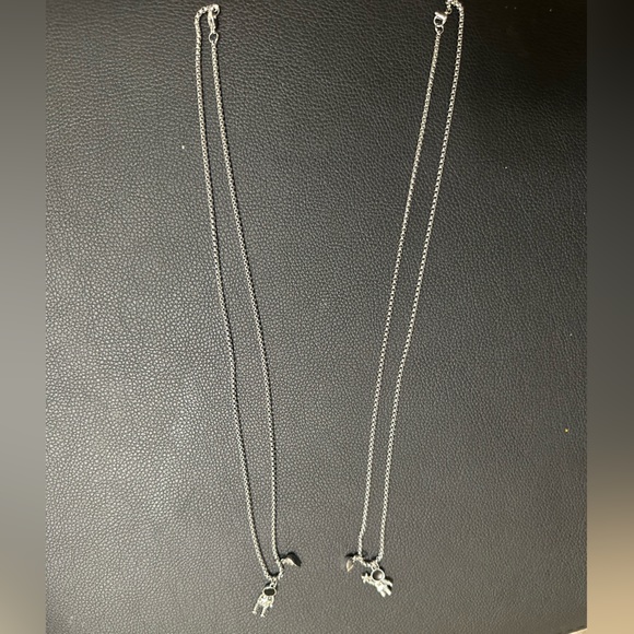 ONE LOVE SPACEMAN COUPLE NECKLACE WITH MAGNETIC PENDANTS - Picture 6 of 8